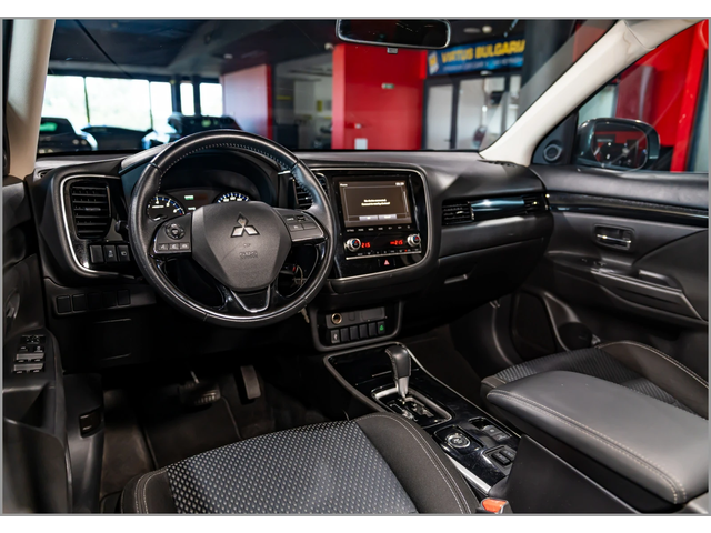 Mitsubishi Outlander Mitsubishi Outlander  - автомобили, коли, обяви за нови и употребявани 24
