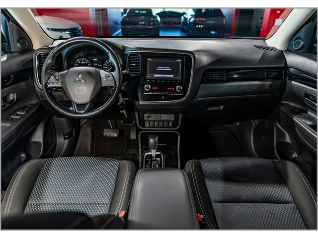 Mitsubishi Outlander Mitsubishi Outlander  - автомобили, коли, обяви за нови и употребявани 26
