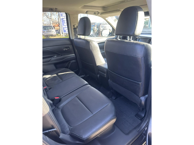 Mitsubishi Outlander - автомобили, коли, обяви за нови и употребявани 11