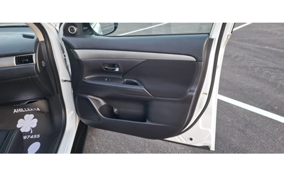 Mitsubishi Outlander 2.2 4x4 Led Камера Facelift  Бяла Перла 7места - автомобили, коли, обяви за нови и употребявани 8