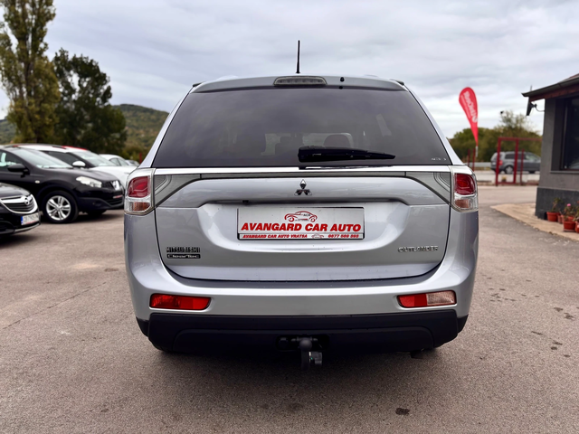 Mitsubishi Outlander - автомобили, коли, обяви за нови и употребявани 5