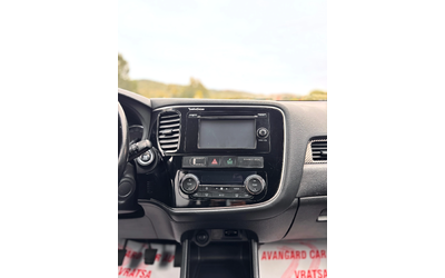 Mitsubishi Outlander - автомобили, коли, обяви за нови и употребявани 7