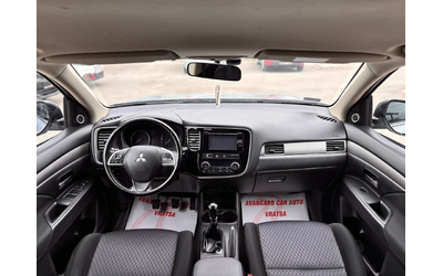 Mitsubishi Outlander - автомобили, коли, обяви за нови и употребявани 9