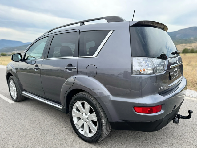 Mitsubishi Outlander 2.2 DID / FULL / 4X4 / AVTOMAT / KOJA / NAVI / 5+ - автомобили, коли, обяви за нови и употребявани 4