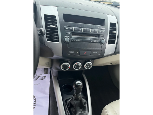 Mitsubishi Outlander 2.0TDI-4x4-6+ 1-ITALIA - автомобили, коли, обяви за нови и употребявани 14