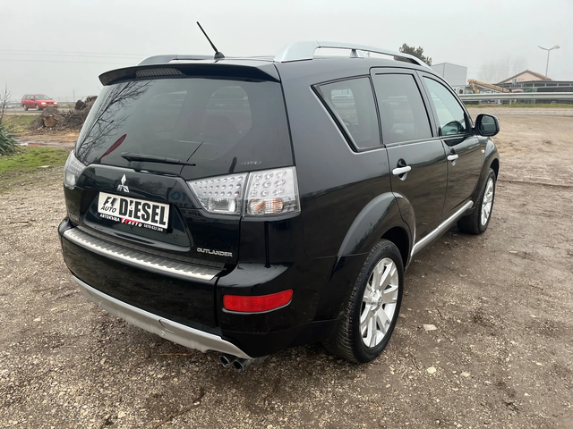 Mitsubishi Outlander 2.0TDI-4x4-6+ 1-ITALIA - автомобили, коли, обяви за нови и употребявани 9