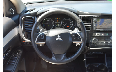 Mitsubishi Outlander 2.0i* PHEV* FULL* WHITE-PEARL* ROCKFORD - автомобили, коли, обяви за нови и употребявани 12