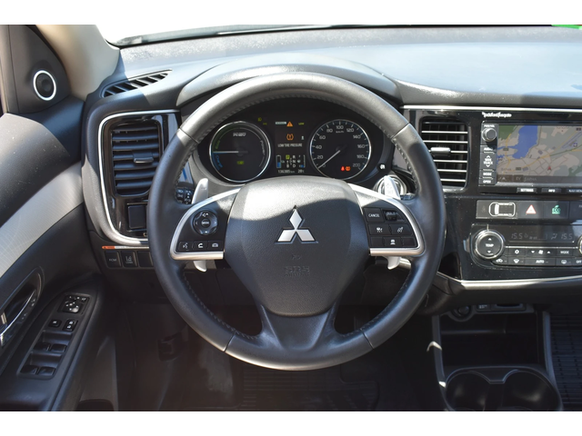 Mitsubishi Outlander 2.0i* PHEV* FULL* WHITE-PEARL* ROCKFORD - автомобили, коли, обяви за нови и употребявани 12