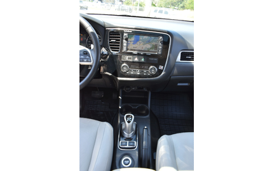 Mitsubishi Outlander 2.0i* PHEV* FULL* WHITE-PEARL* ROCKFORD - автомобили, коли, обяви за нови и употребявани 13