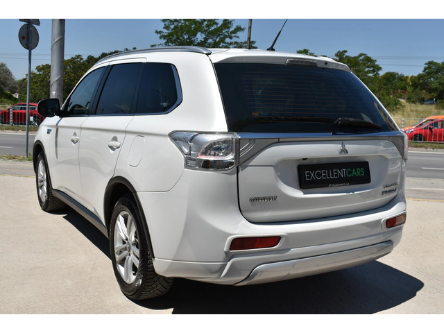 Mitsubishi Outlander 2.0i* PHEV* FULL* WHITE-PEARL* ROCKFORD - автомобили, коли, обяви за нови и употребявани 3
