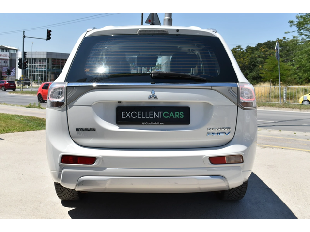 Mitsubishi Outlander 2.0i* PHEV* FULL* WHITE-PEARL* ROCKFORD - автомобили, коли, обяви за нови и употребявани 6