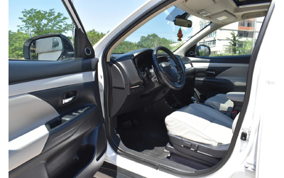 Mitsubishi Outlander 2.0i* PHEV* FULL* WHITE-PEARL* ROCKFORD - автомобили, коли, обяви за нови и употребявани 8