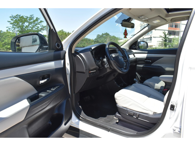 Mitsubishi Outlander 2.0i* PHEV* FULL* WHITE-PEARL* ROCKFORD - автомобили, коли, обяви за нови и употребявани 8
