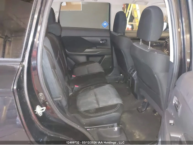 Mitsubishi Outlander 2.4 L * AWD* Buy now - автомобили, коли, обяви за нови и употребявани 9