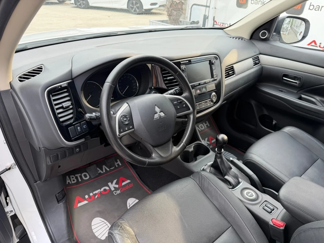 Mitsubishi Outlander 2.2D-150КС.-7МЕСТНА-4Х4-NAVI-АВТОМАТ - автомобили, коли, обяви за нови и употребявани 7