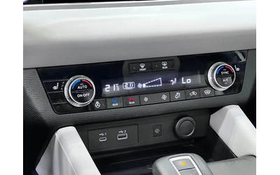 Mitsubishi Outlander SE S-AWC/DIGITAL/DRIVE-ASSISTS/PREMIUM INT. - автомобили, коли, обяви за нови и употребявани 13