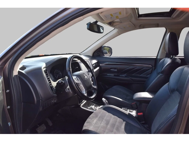 Mitsubishi Outlander * ПАНО* KEYLESS* Camera* ПОДГРЕВ* - автомобили, коли, обяви за нови и употребявани 9