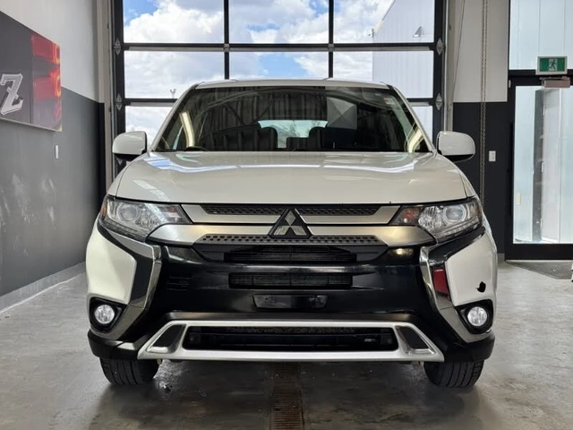 Mitsubishi Outlander * ПАНО* KEYLESS* Camera* ПОДГРЕВ* - автомобили, коли, обяви за нови и употребявани 1