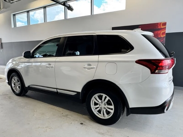 Mitsubishi Outlander * ПАНО* KEYLESS* Camera* ПОДГРЕВ* - автомобили, коли, обяви за нови и употребявани 5