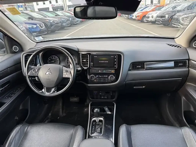 Mitsubishi Outlander GT* 3.0i* 6+ 1* 4X4* V6 - автомобили, коли, обяви за нови и употребявани 6