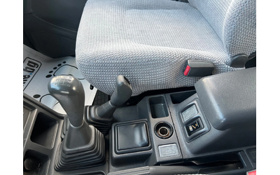 Mitsubishi Pajero - автомобили, коли, обяви за нови и употребявани 12