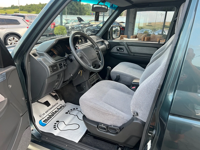 Mitsubishi Pajero - автомобили, коли, обяви за нови и употребявани 9