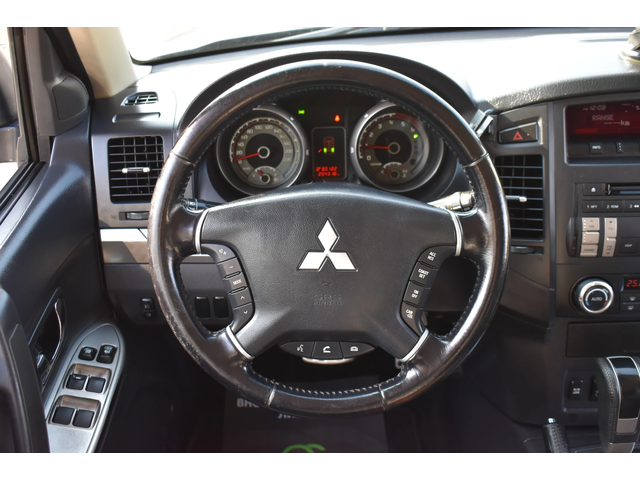 Mitsubishi Pajero 3.2d* AUTOMAT* SUPER-SELECT* 6+ 1 - автомобили, коли, обяви за нови и употребявани 12