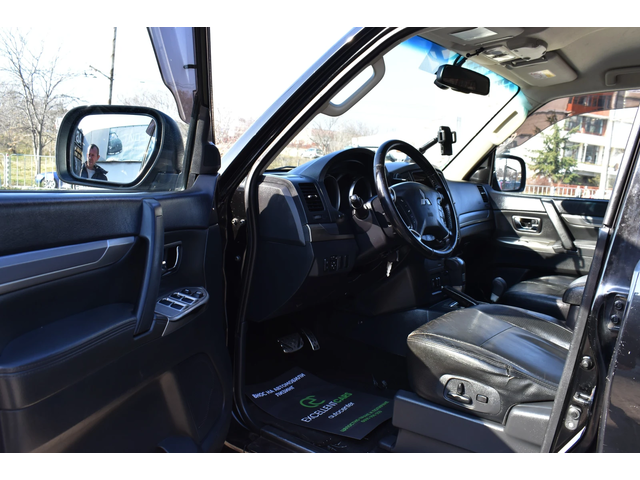 Mitsubishi Pajero 3.2d* AUTOMAT* SUPER-SELECT* 6+ 1 - автомобили, коли, обяви за нови и употребявани 7