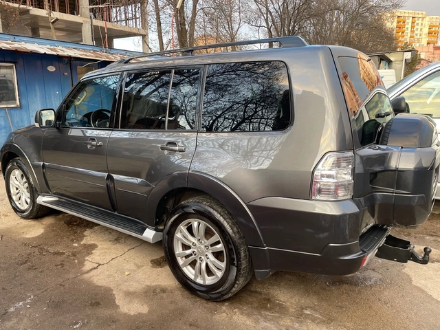 Mitsubishi Pajero 3.2DID Euro6 - автомобили, коли, обяви за нови и употребявани 6
