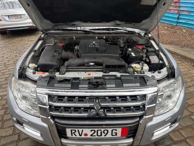 Mitsubishi Pajero 3.2DID - автомобили, коли, обяви за нови и употребявани 10