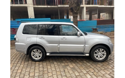 mitsubishi-pajero - 3