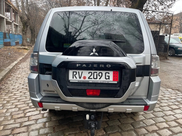 Mitsubishi Pajero 3.2DID - автомобили, коли, обяви за нови и употребявани 5