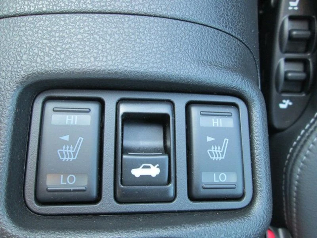 Nissan 370Z 3.7 - автомобили, коли, обяви за нови и употребявани 11