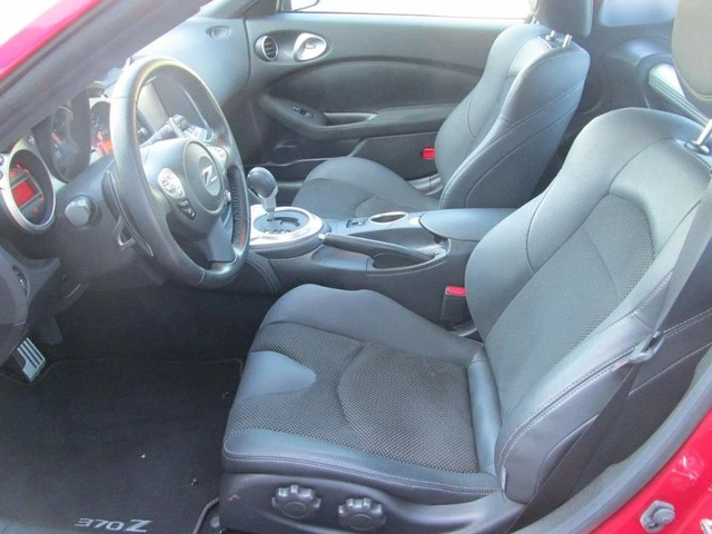 Nissan 370Z 3.7 - автомобили, коли, обяви за нови и употребявани 4