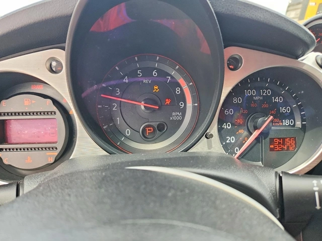 Nissan 370Z Touring* 3.7* - автомобили, коли, обяви за нови и употребявани 8