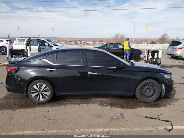 Nissan Altima 2.5L I-4 DI, DOHC, VVT, 182HP Front Wheel Drive - автомобили, коли, обяви за нови и употребявани 12