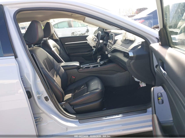 Nissan Altima 2.5L I-4 DI, DOHC, VVT, 188HP Front Wheel Drive - автомобили, коли, обяви за нови и употребявани 4