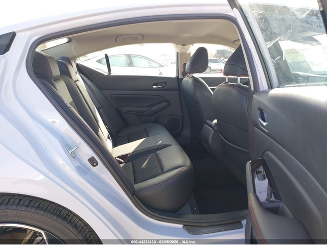 Nissan Altima 2.5L I-4 DI, DOHC, VVT, 188HP Front Wheel Drive - автомобили, коли, обяви за нови и употребявани 7