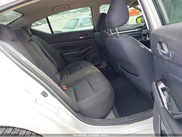 Nissan Altima 2.5L I-4 DI, DOHC, VVT, 188HP Front Wheel Drive - автомобили, коли, обяви за нови и употребявани 7