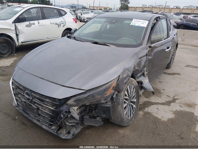 Nissan Altima 2.5L I-4 DI, DOHC, VVT, 188HP Front Wheel Drive - автомобили, коли, обяви за нови и употребявани 1