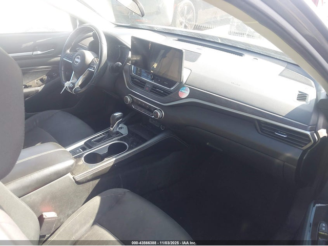 Nissan Altima 2.5L I-4 DI, DOHC, VVT, 188HP Front Wheel Drive - автомобили, коли, обяви за нови и употребявани 4