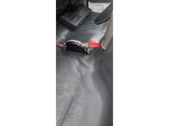 Nissan Capstar 3.0 tdi тристранен - автомобили, коли, обяви за нови и употребявани 11