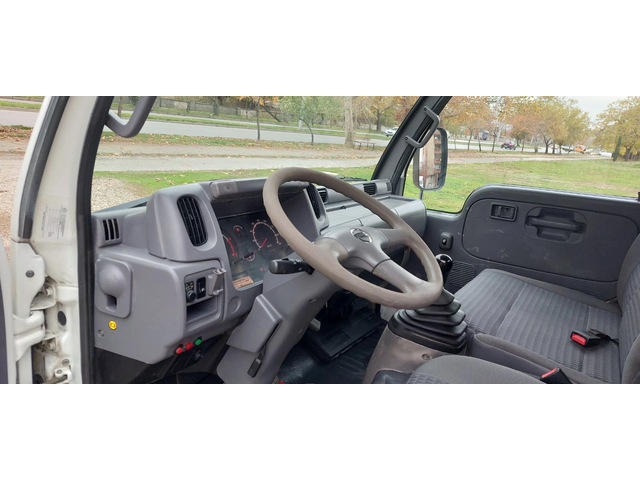 Nissan Capstar 3.0 tdi тристранен - автомобили, коли, обяви за нови и употребявани 12