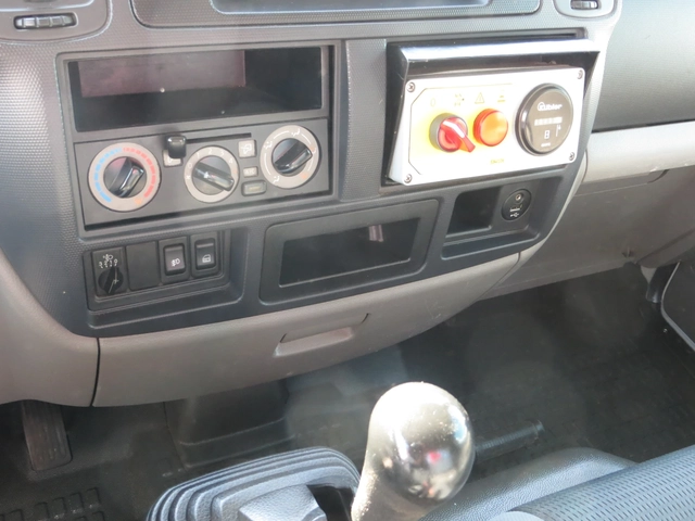 Nissan Capstar АВТОВИШКА 20m - автомобили, коли, обяви за нови и употребявани 13