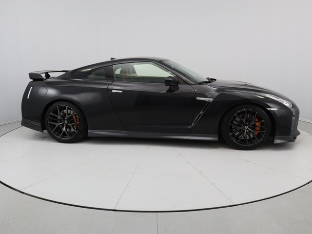 Nissan GT-R - автомобили, коли, обяви за нови и употребявани 10