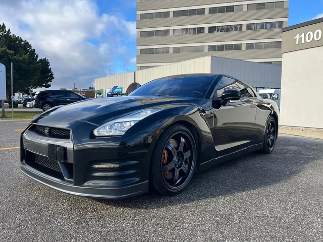 Nissan Gt-r Black Edition - автомобили, коли, обяви за нови и употребявани 0