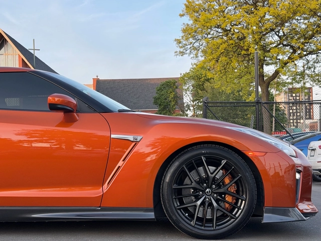 Nissan Gt-r PREMIUM COUPE - автомобили, коли, обяви за нови и употребявани 1