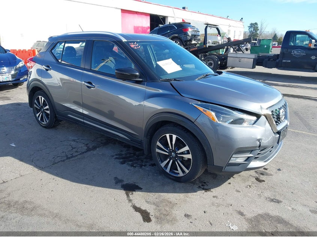 Nissan KICKS 1.6L I-4 DOHC, VVT, 122HP Front Wheel Drive - автомобили, коли, обяви за нови и употребявани 0