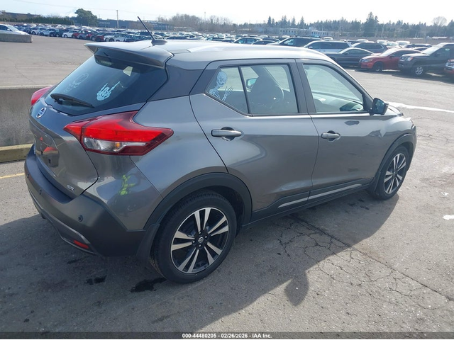Nissan KICKS 1.6L I-4 DOHC, VVT, 122HP Front Wheel Drive - автомобили, коли, обяви за нови и употребявани 3