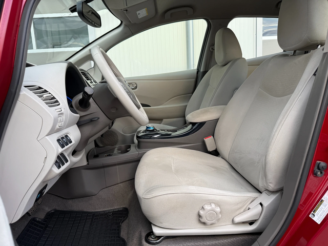 Nissan Leaf Zero Emission - автомобили, коли, обяви за нови и употребявани 11